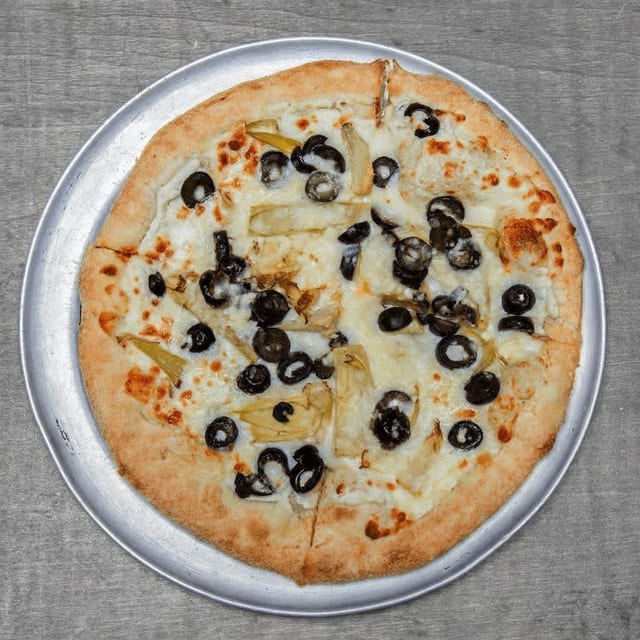 Pizza Blanca.